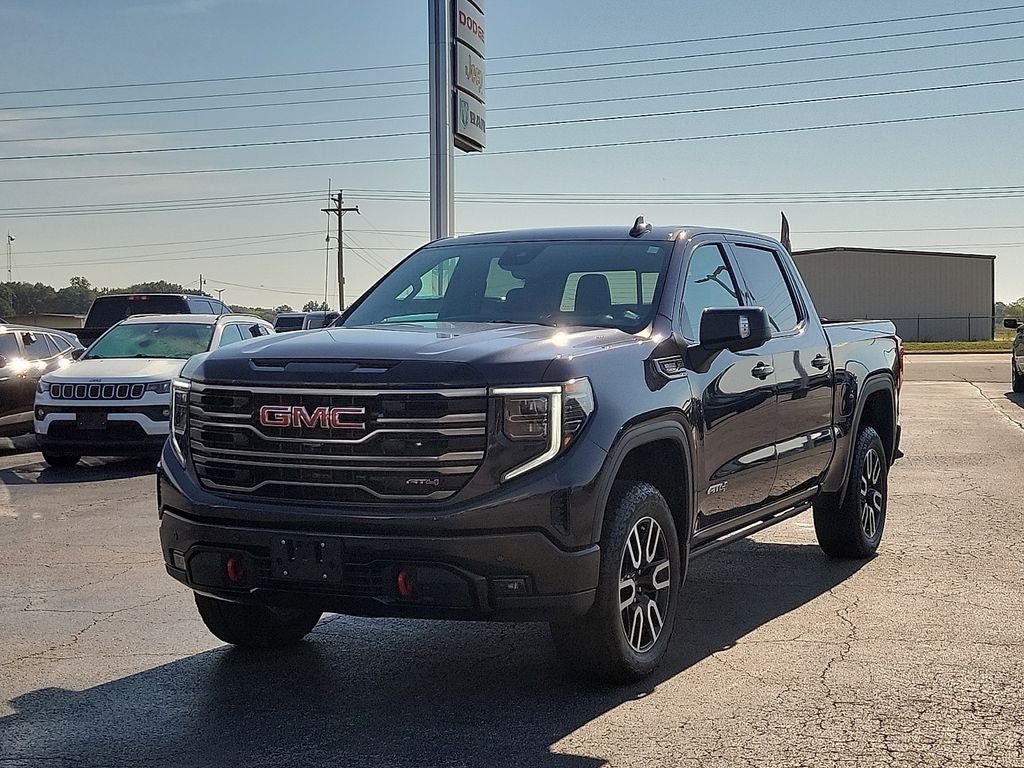 Used 2025 GMC Sierra 1500 AT4 w/ Technology Package AWD/4WD image 2