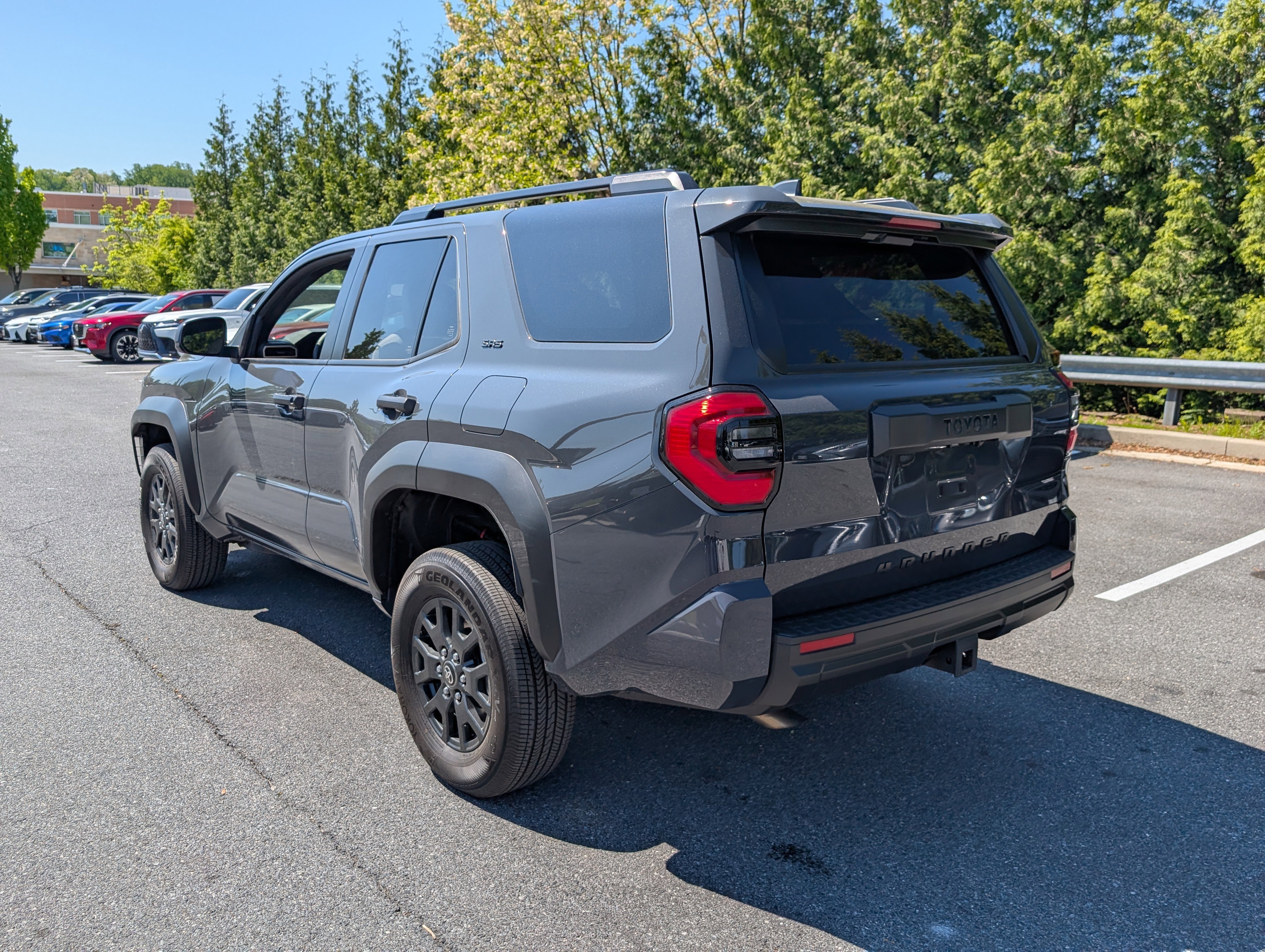 Used 2025 Toyota 4Runner SR5 AWD/4WD image 5