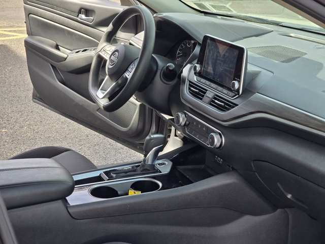 Used 2024 Nissan Altima 2.5 SV image 28