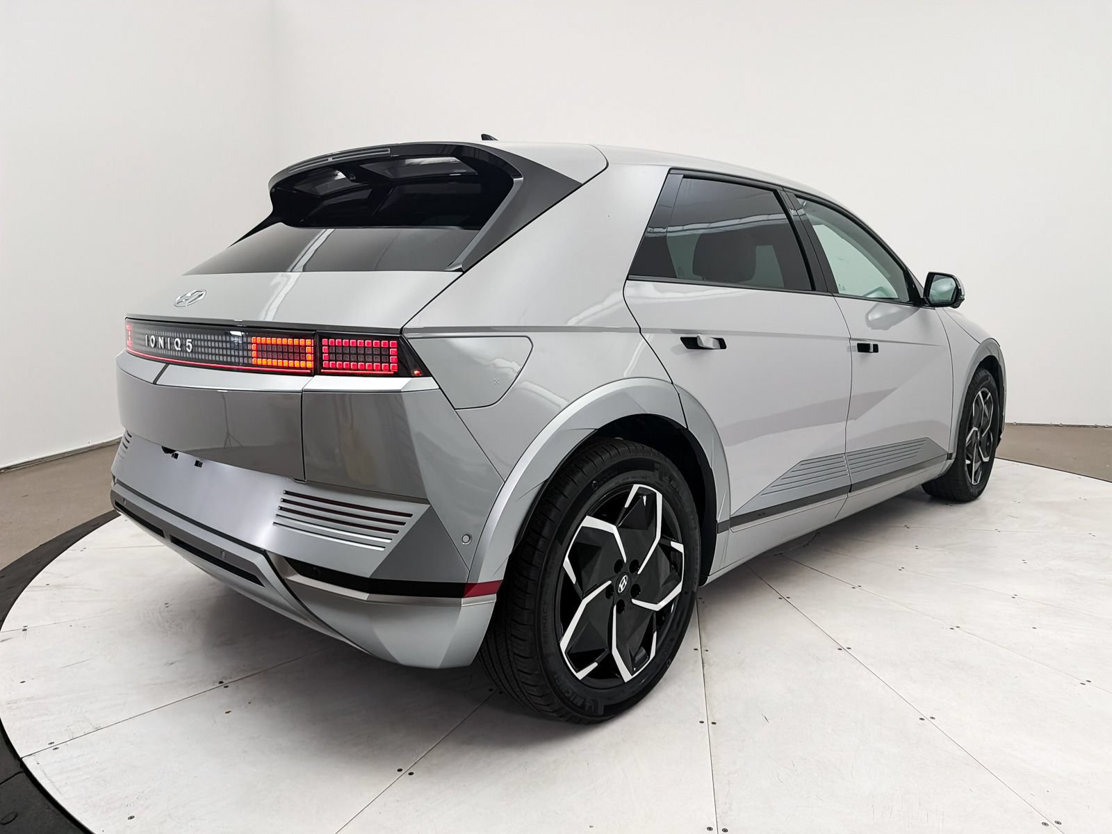 Used 2024 Hyundai Ioniq 5 Limited RWD image 19