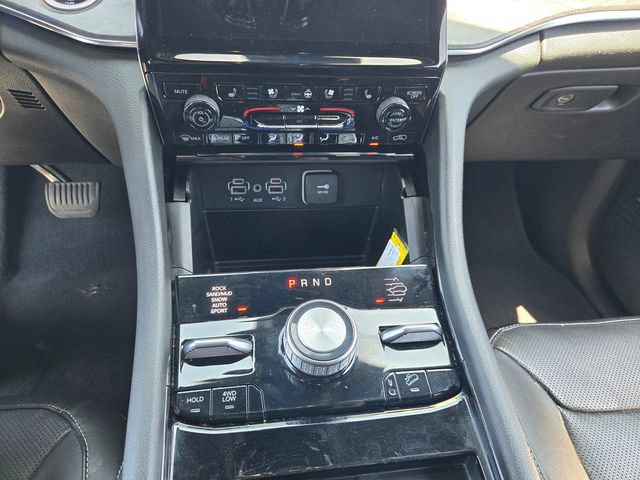 Used 2024 Jeep Grand Cherokee L Overland w/ Trailer Tow Package AWD/4WD image 12