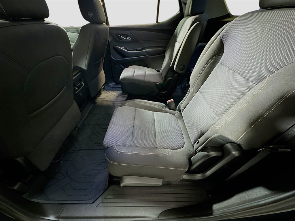 Used 2020 Chevrolet Traverse LT image 25