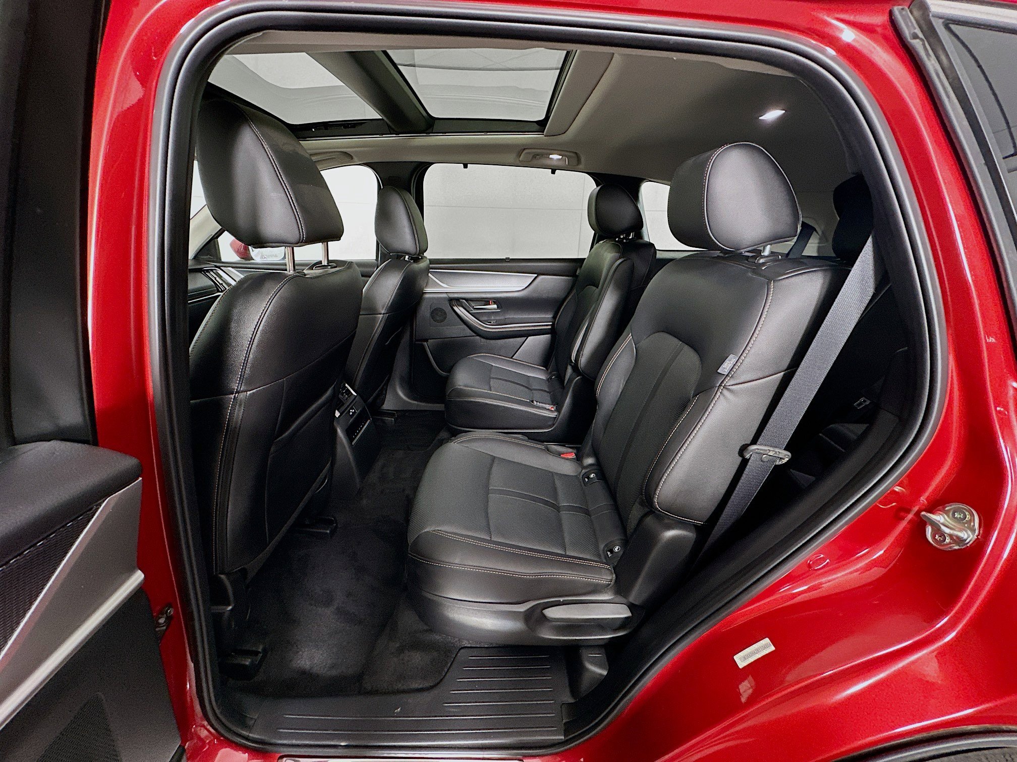 Used 2024 MAZDA CX-90 Plug-In Hybrid w/ Premium Pkg image 30