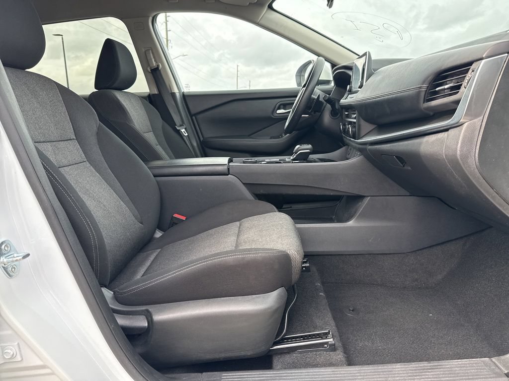 Used 2024 Nissan Rogue SV AWD/4WD image 10