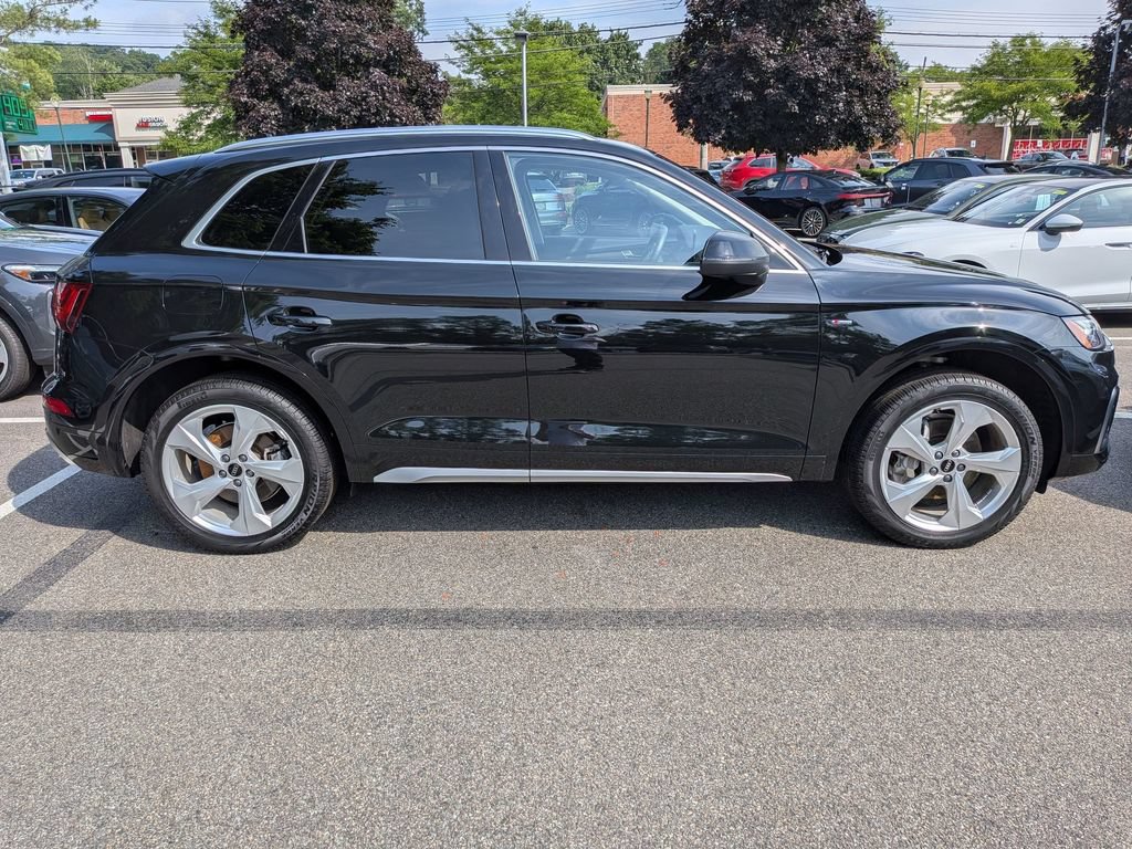 Used 2025 Audi Q5 2.0T Premium Plus w/ Premium Plus Package AWD/4WD image 2