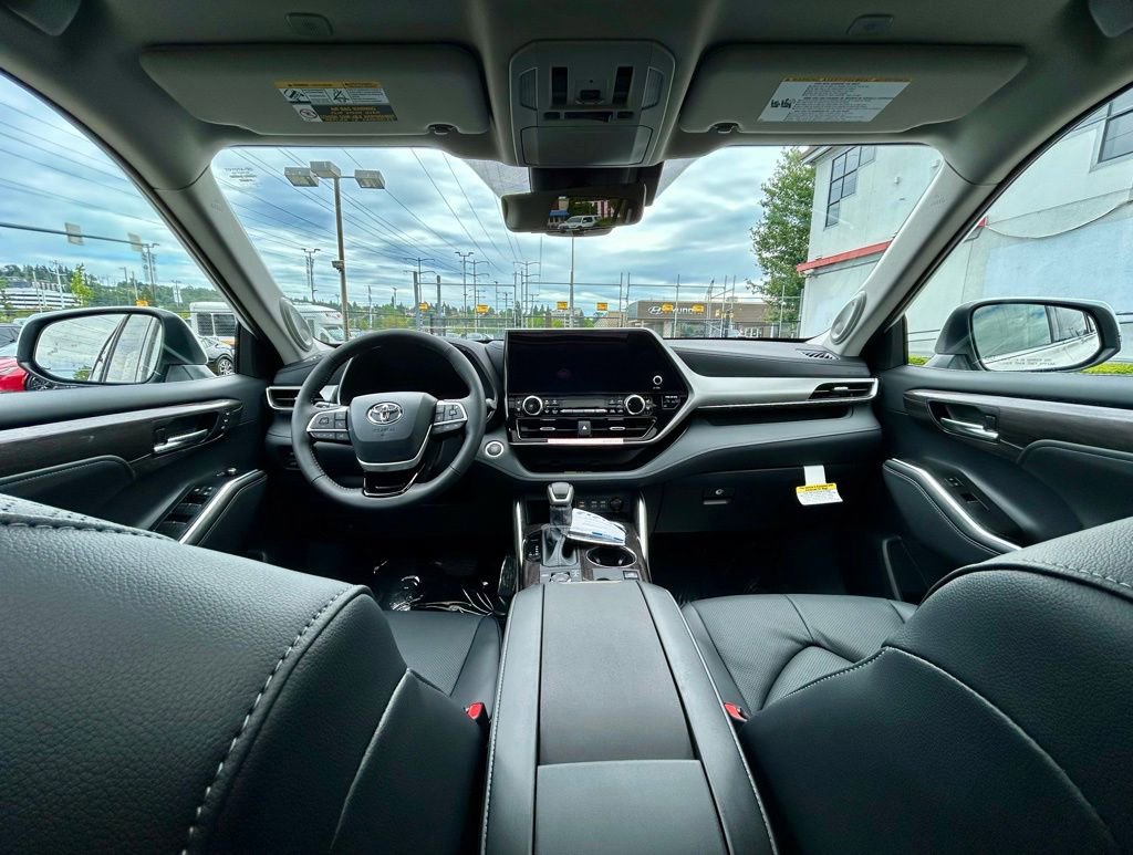 New 2026 Toyota Highlander Platinum AWD/4WD image 20