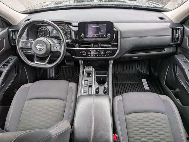 Used 2024 Nissan Pathfinder SV FWD image 14