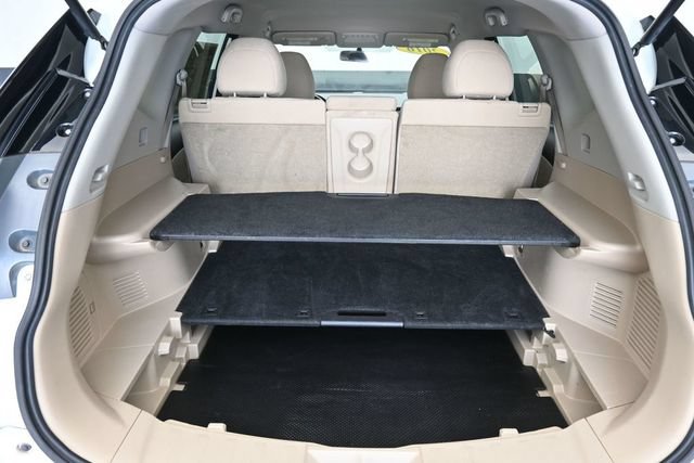 Used 2016 Nissan Rogue SV FWD image 32