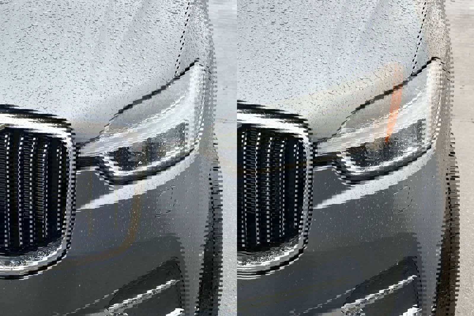 Used 2018 Volvo XC60 T6 Inscription w/ Luxury Seat Package image 11