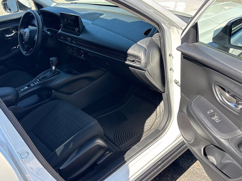 Used 2025 Honda HR-V LX image 27