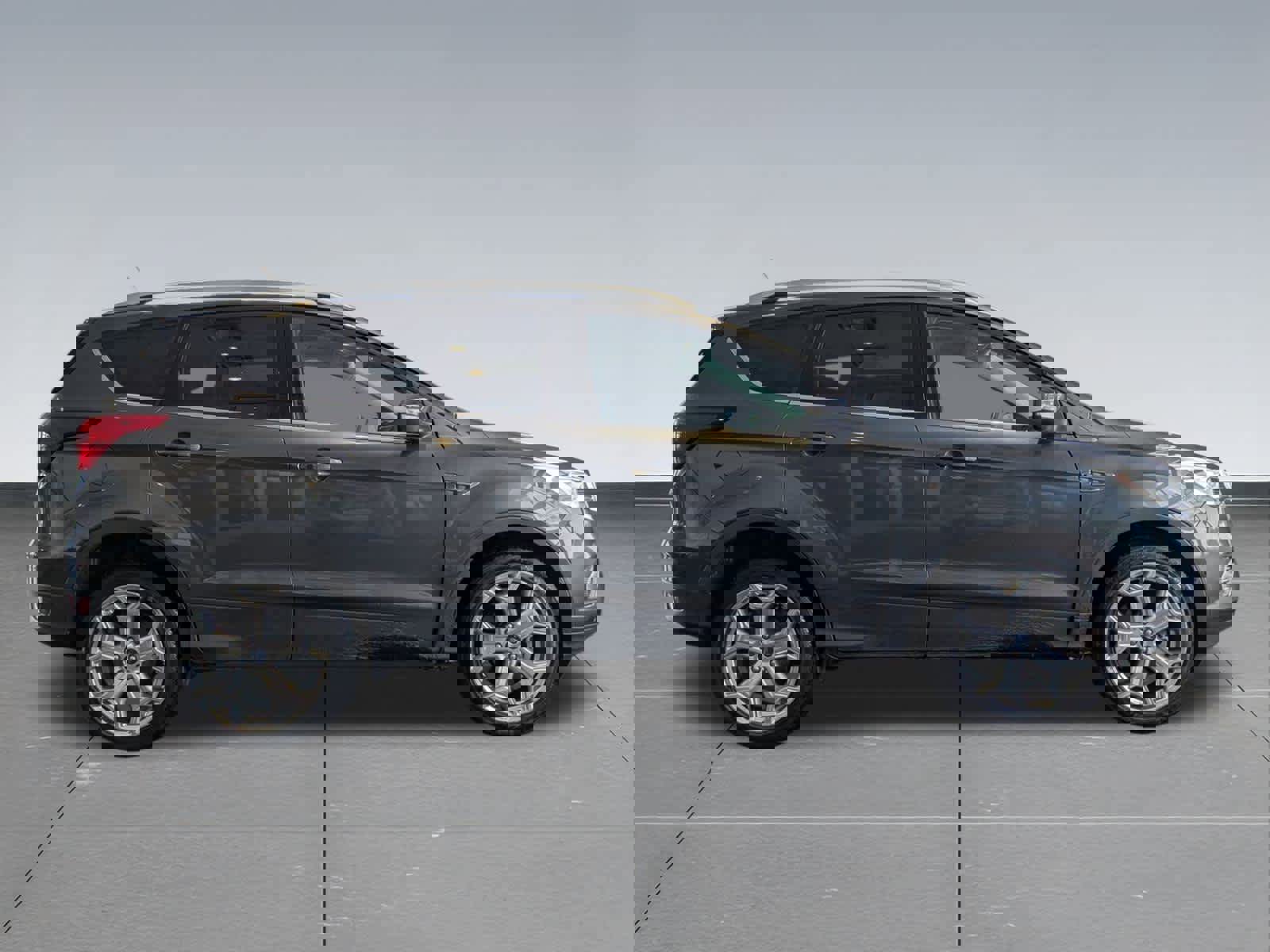 Used 2019 Ford Escape Titanium image 7