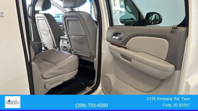 Used 2014 Chevrolet Suburban LTZ AWD/4WD image 35