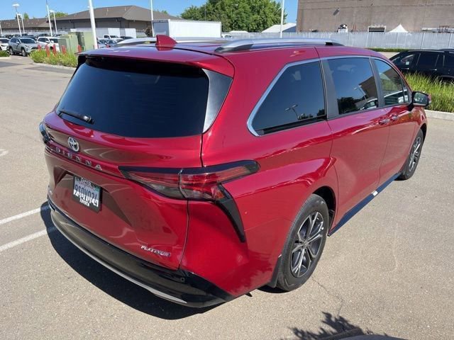 Used 2025 Toyota Sienna Platinum AWD/4WD image 5