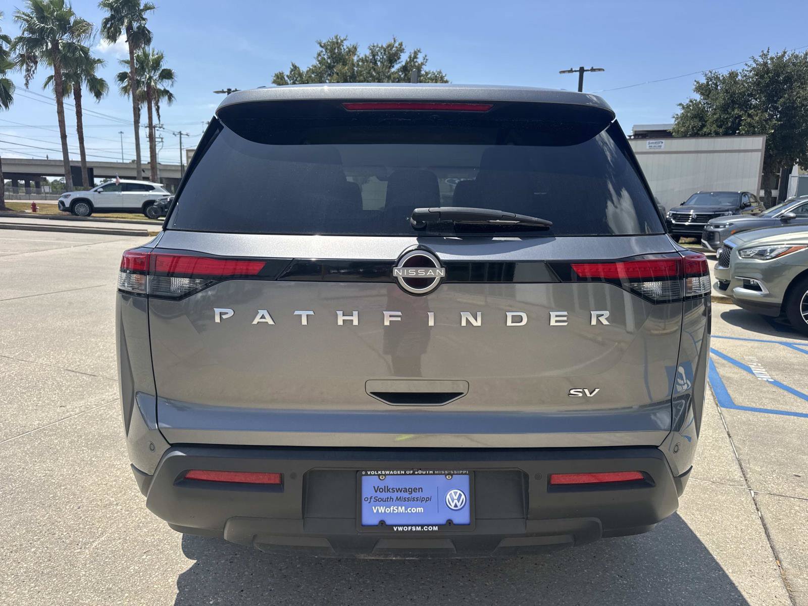 Used 2024 Nissan Pathfinder SV FWD image 6