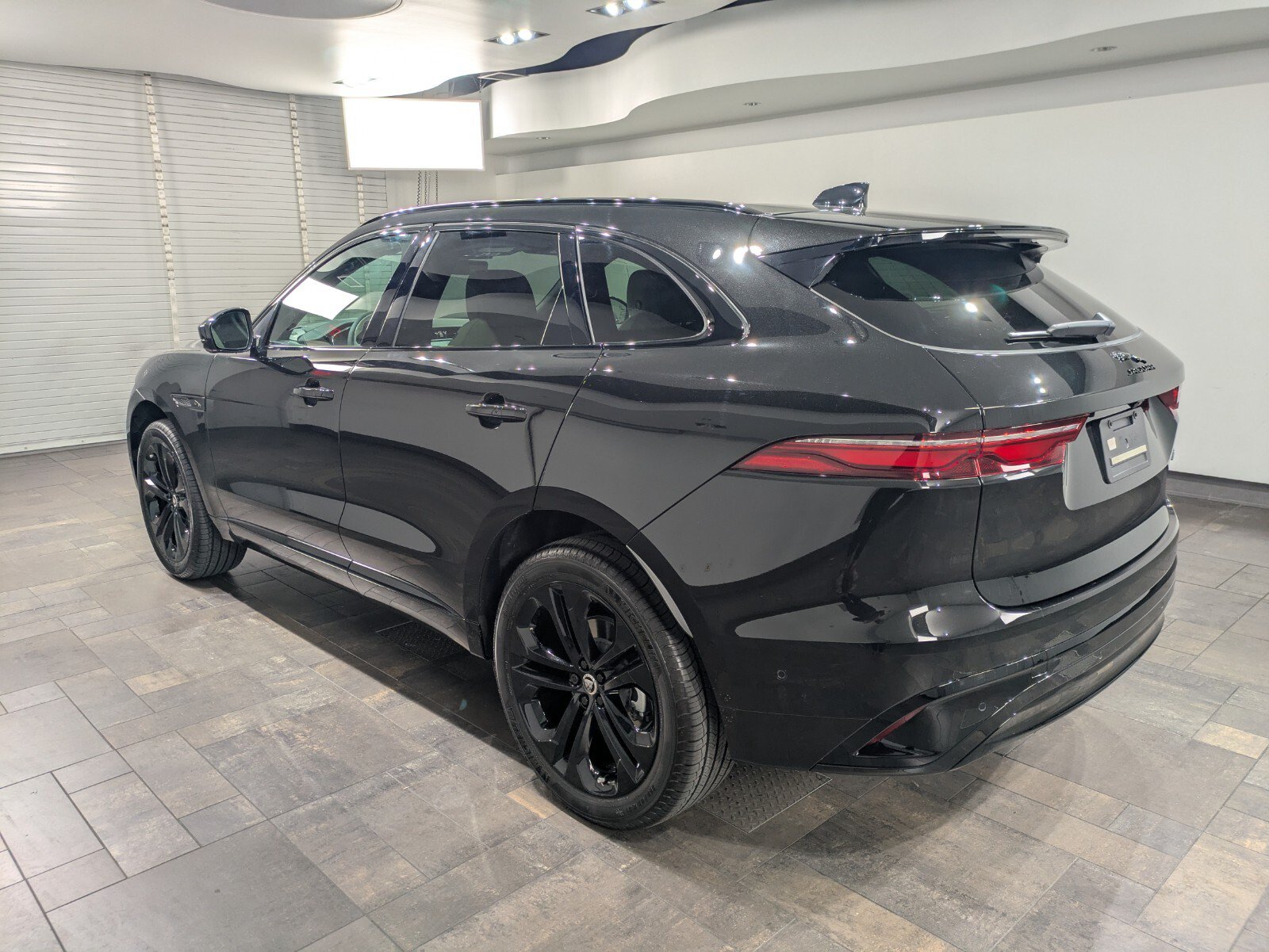 New 2026 Jaguar F-PACE R-Dynamic S AWD/4WD image 4