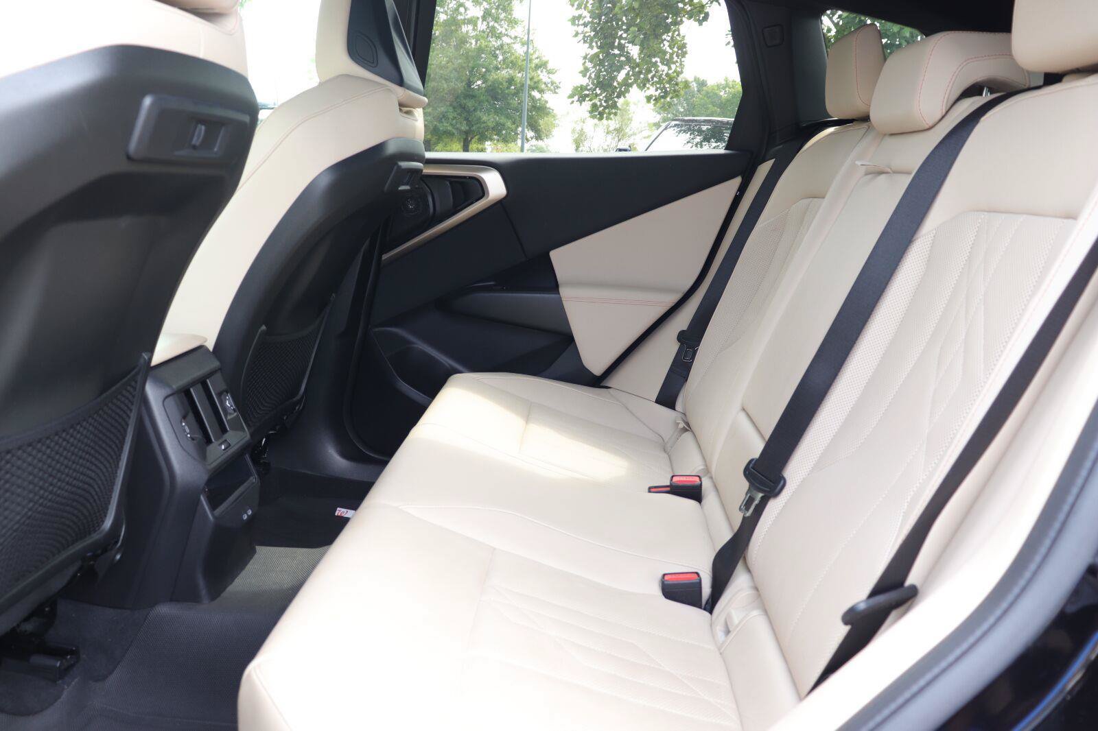 Used 2025 BMW X3 xDrive30i w/ Premium Package AWD/4WD image 13