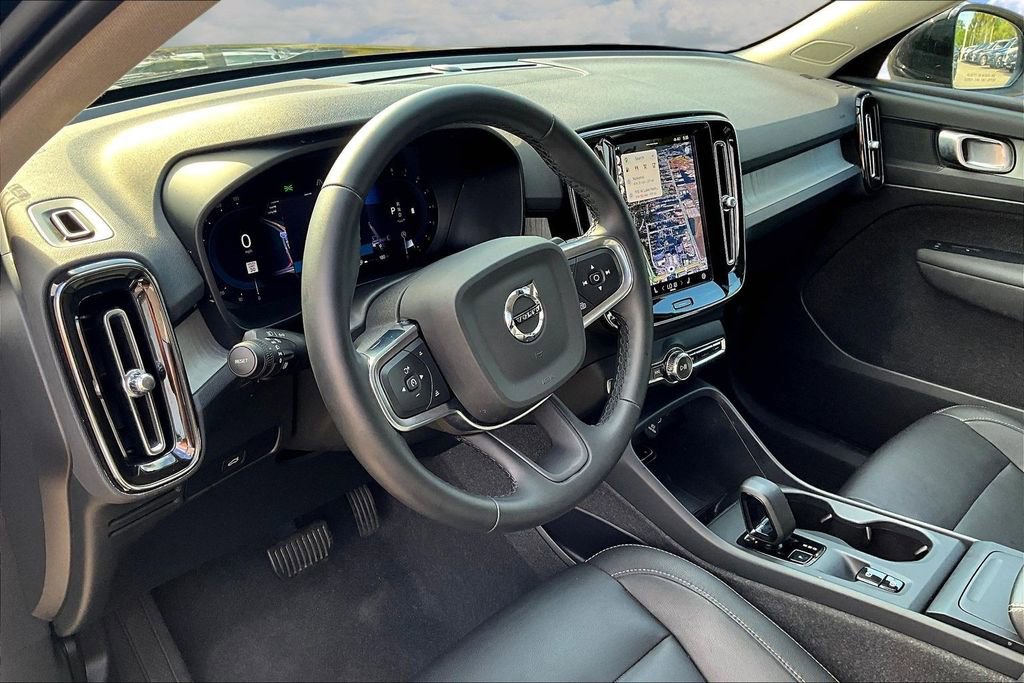 Used 2024 Volvo XC40 B5 Core AWD/4WD image 15