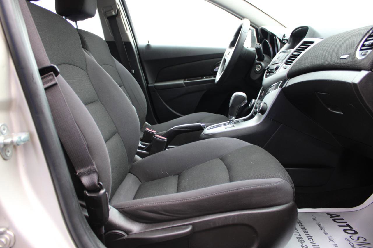 Used 2015 Chevrolet Cruze LT image 48