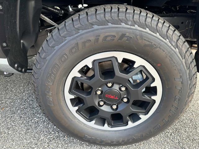 New 2025 Toyota Tacoma TRD Off-Road w/ TRD Off Road Upgrade Package image 32