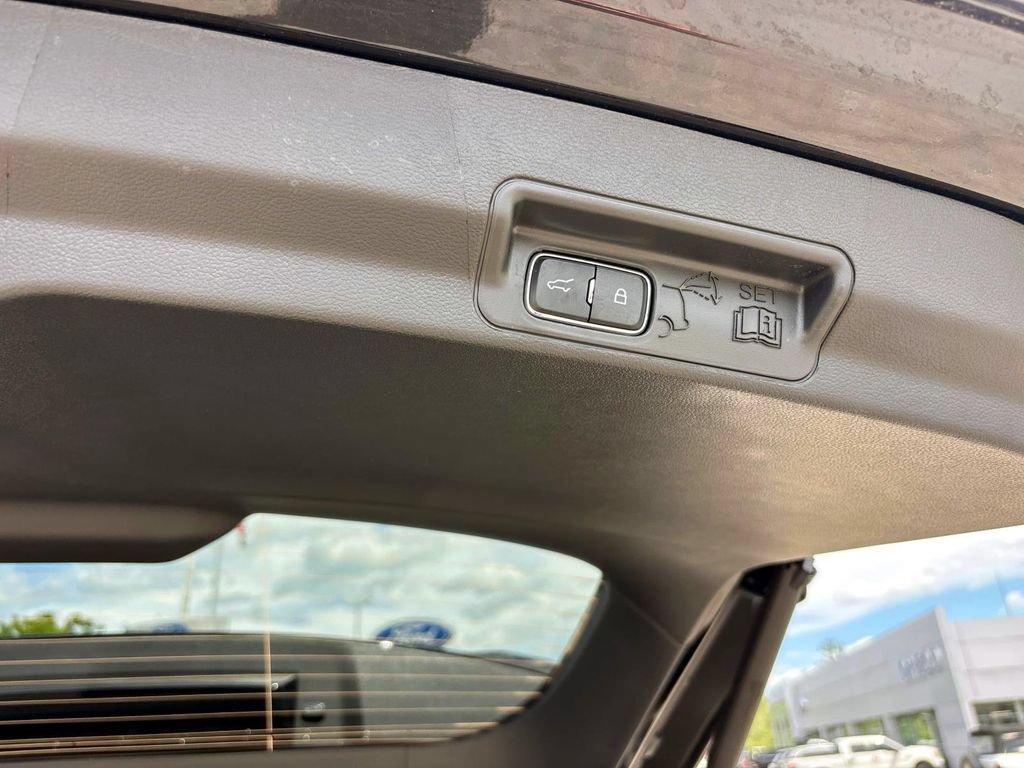 Used 2026 Ford Explorer ST-Line w/ ST-Line Street Pack AWD/4WD image 17