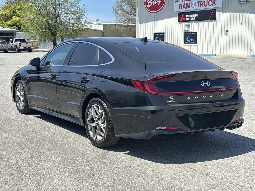 Used 2021 Hyundai Sonata SEL w/ Convenience Package image 3