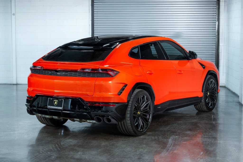 Used 2025 Lamborghini Urus SE AWD/4WD image 3