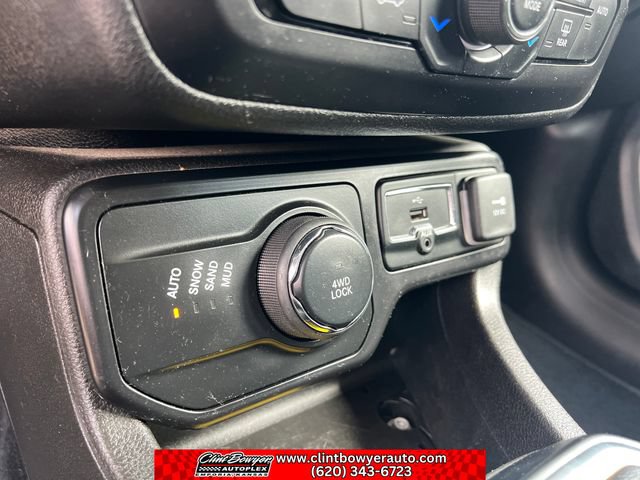 Used 2020 Jeep Renegade Latitude AWD/4WD image 20