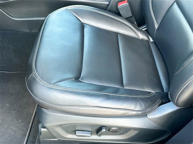 Used 2022 Ford Explorer XLT w/ Equipment Group 202A image 18