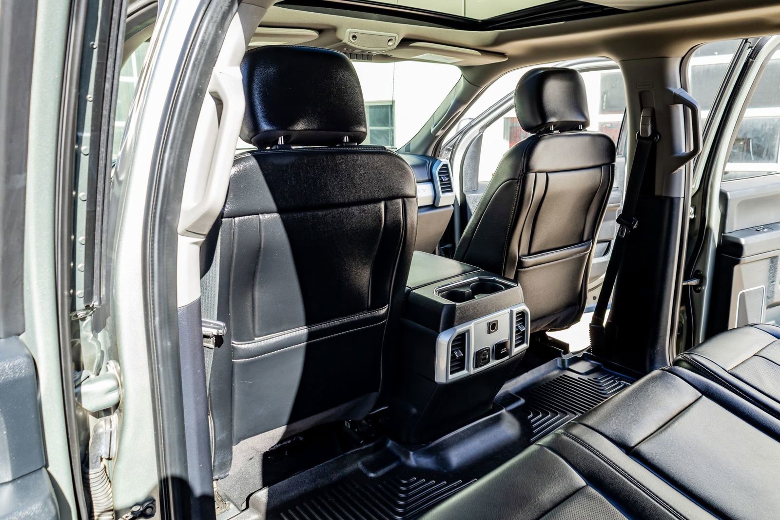 Used 2020 Ford F250 Lariat image 32