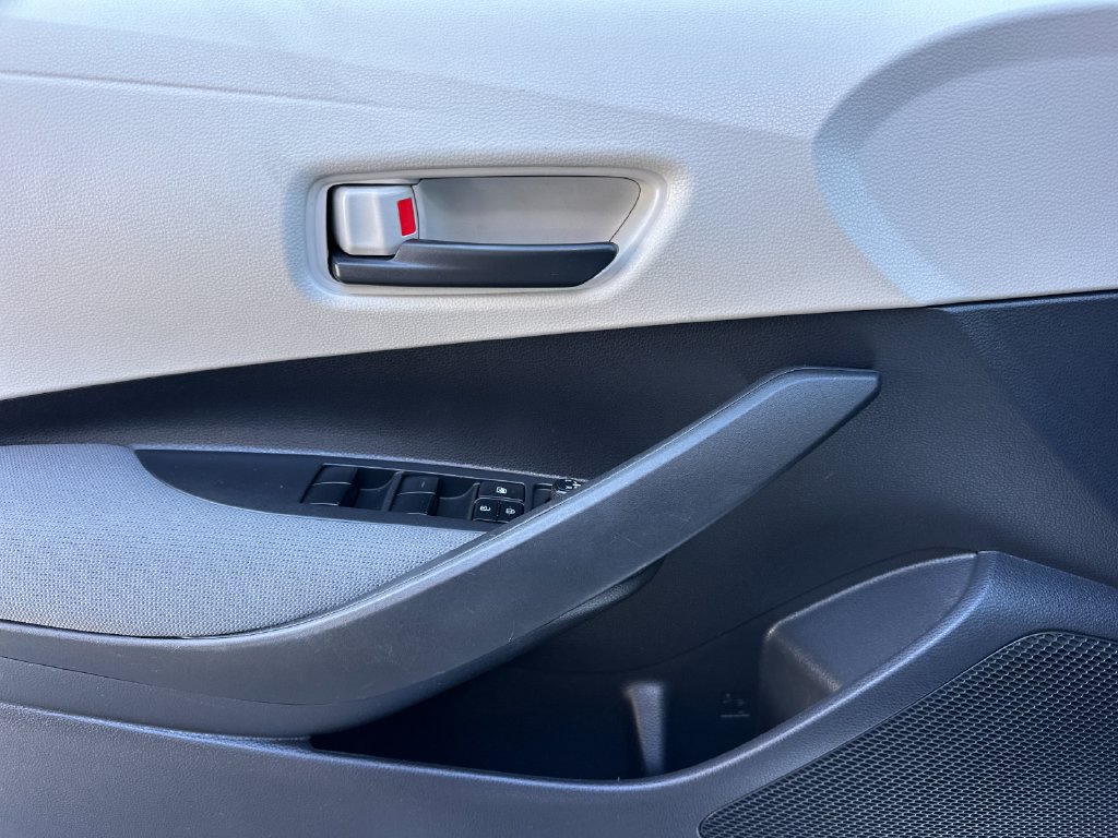 Used 2022 Toyota Corolla LE FWD image 10
