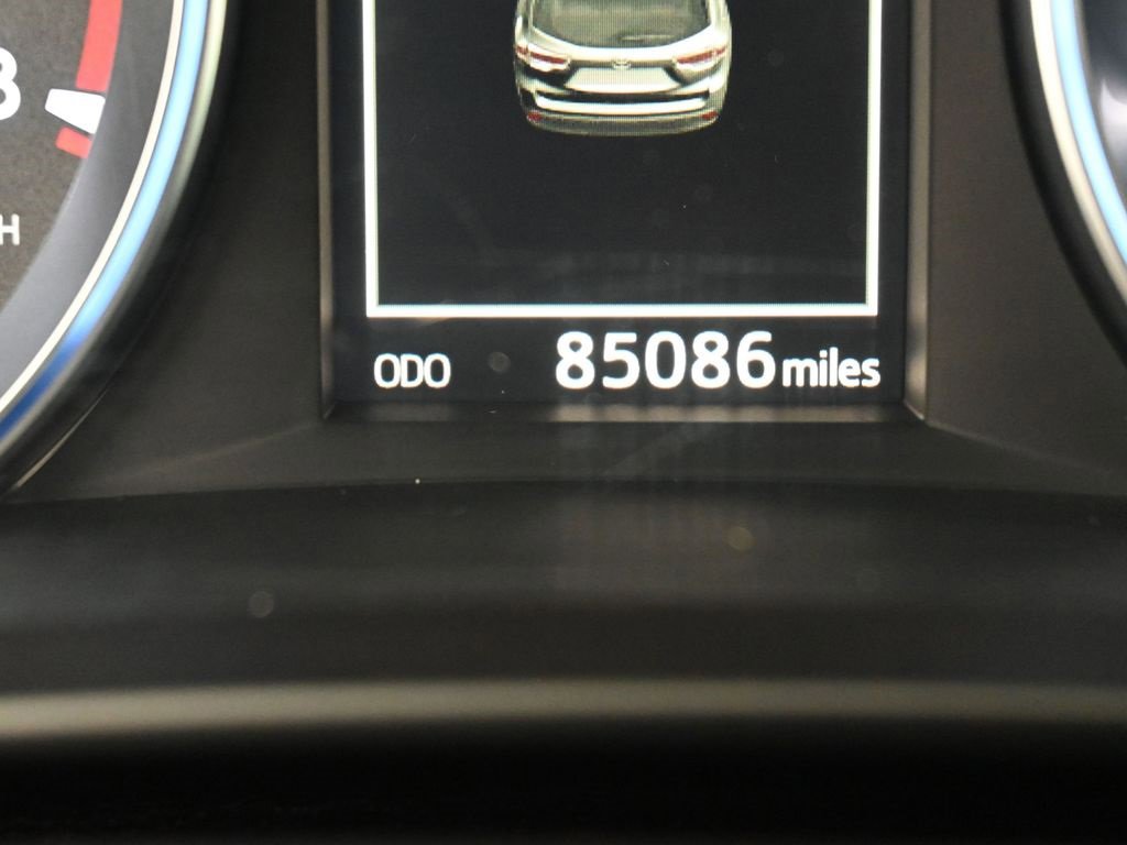 Used 2016 Toyota Highlander XLE image 12