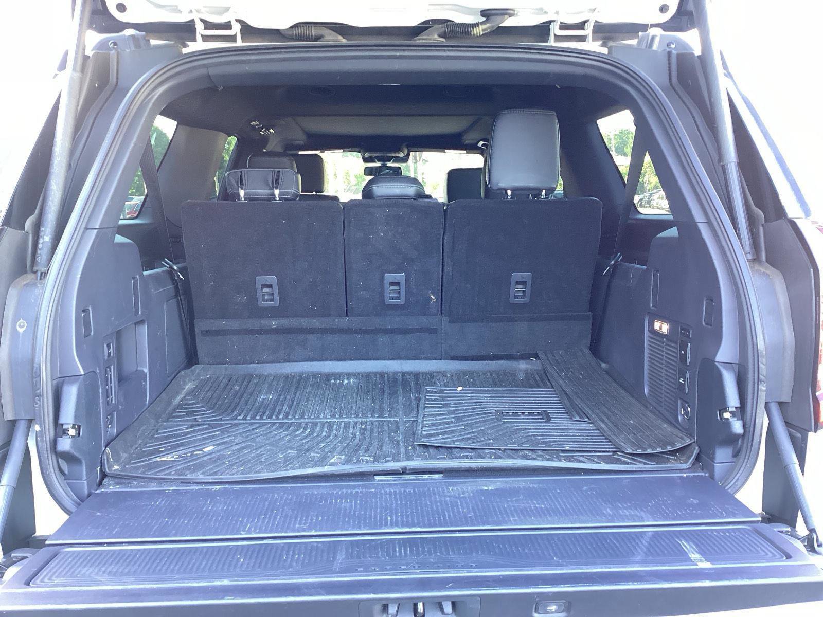 Used 2025 Ford Expedition Max Platinum w/ Stealth Performance Package AWD/4WD image 4