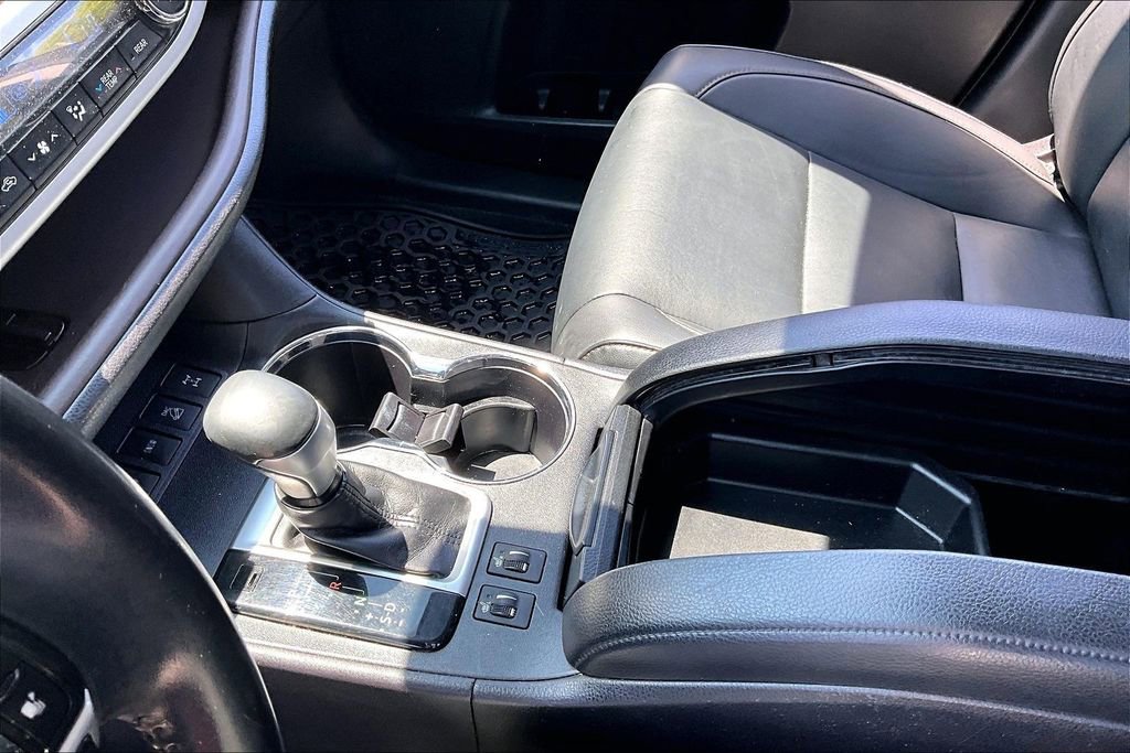 Used 2019 Toyota Highlander SE AWD/4WD image 18