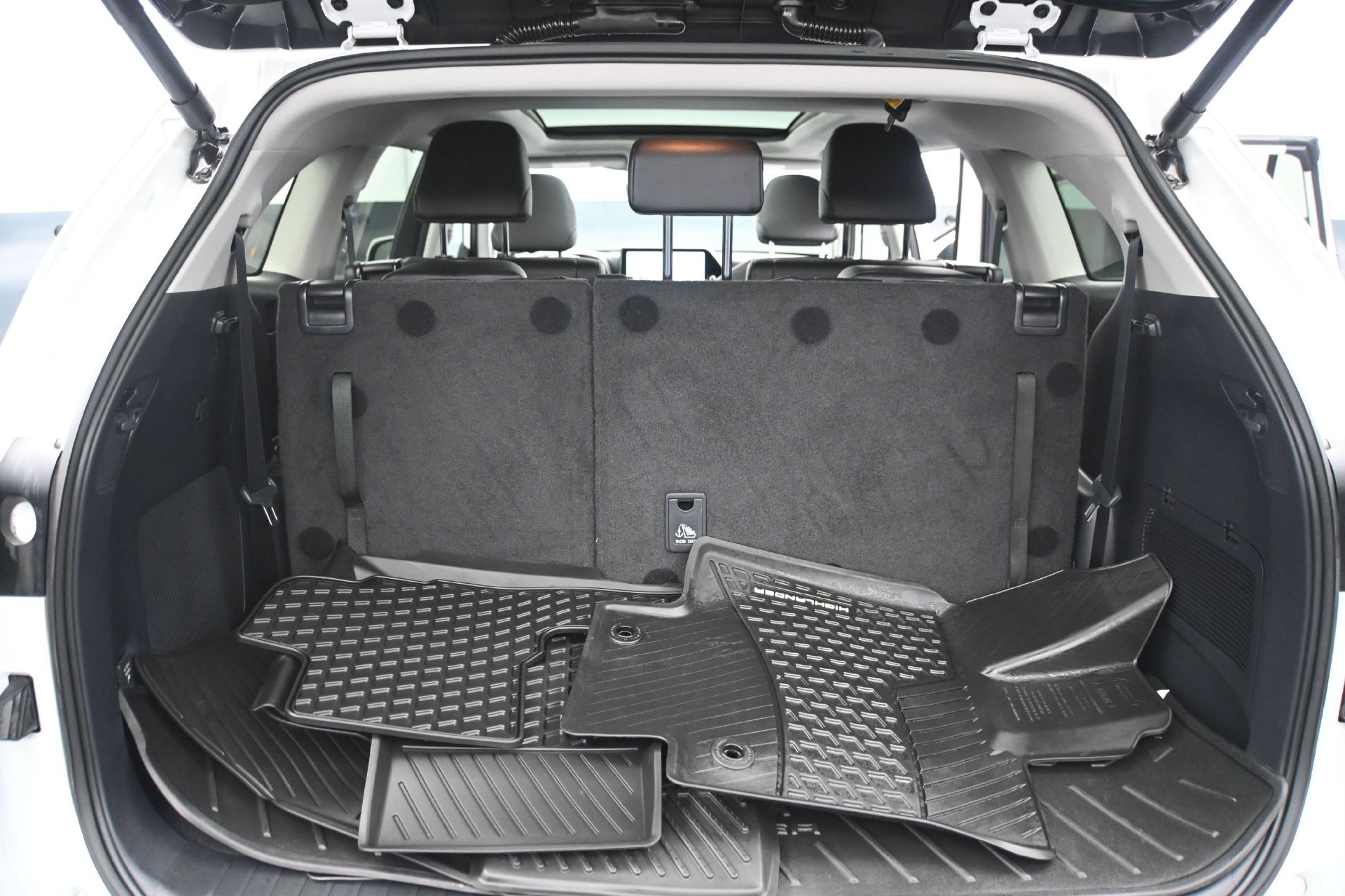 Used 2025 Toyota Highlander Platinum AWD/4WD image 16