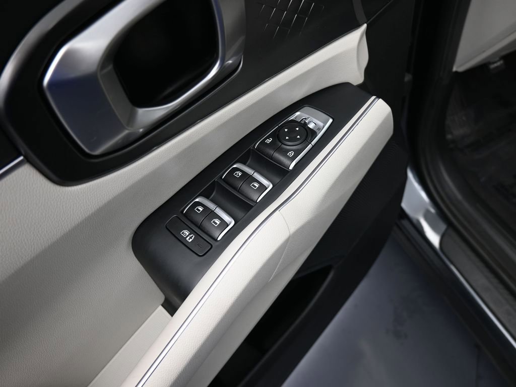 Used 2023 Kia Sorento S image 13
