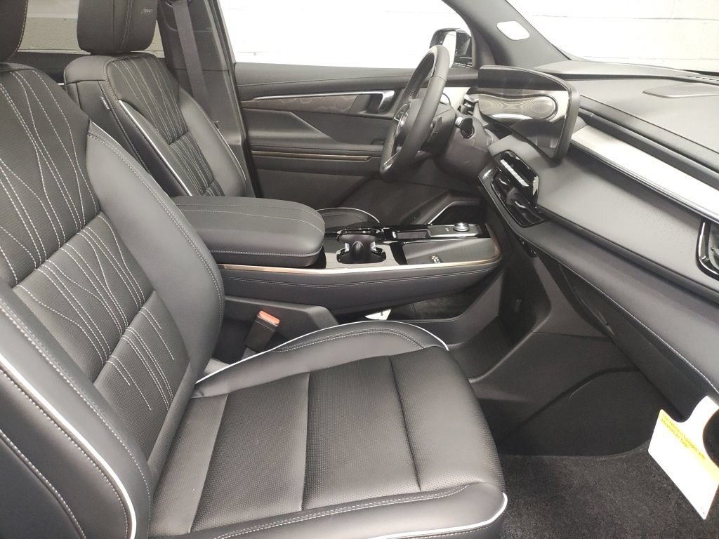 New 2026 Buick Enclave Avenir w/ Super Cruise Package AWD/4WD image 7