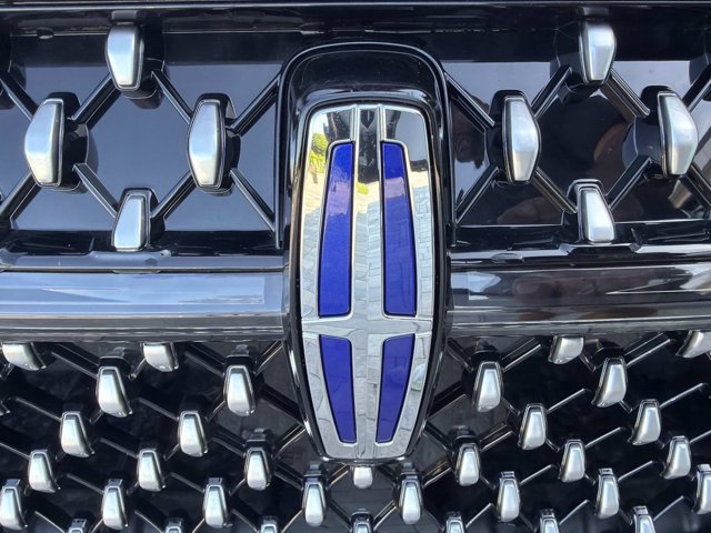 New 2026 Lincoln Nautilus Premier w/ Equipment Group 102A AWD/4WD image 7