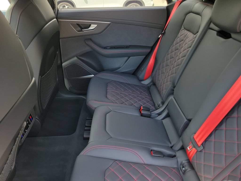 Used 2026 Audi SQ8 Prestige AWD/4WD image 25