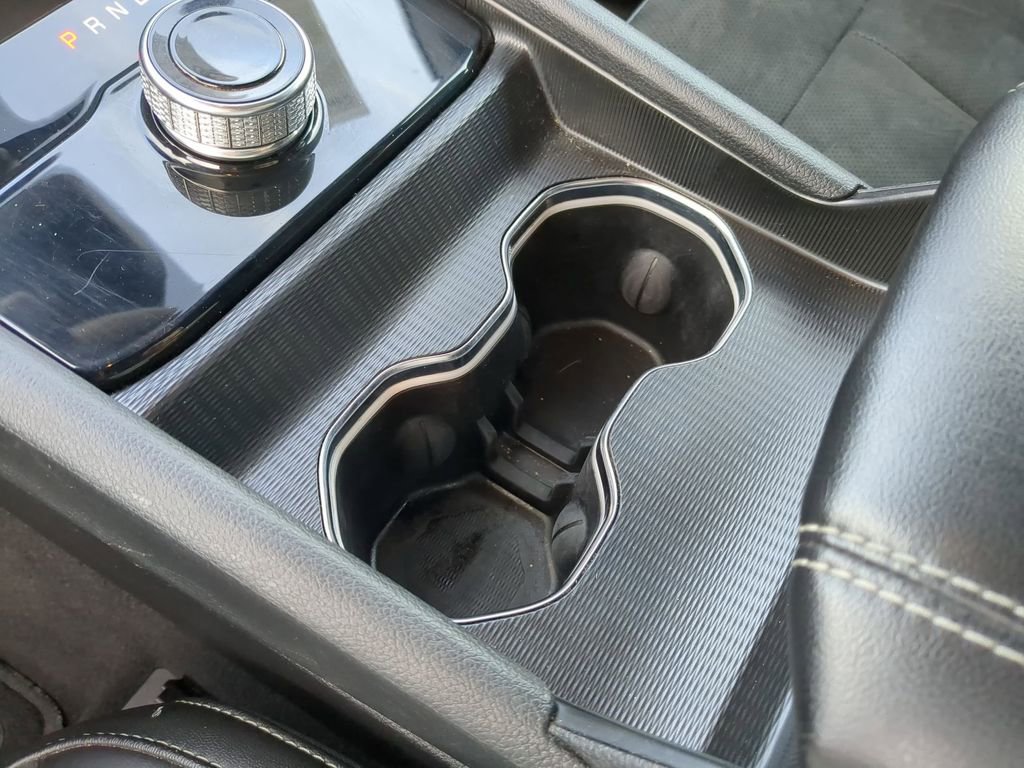 Used 2024 Jeep Grand Cherokee L Laredo image 23