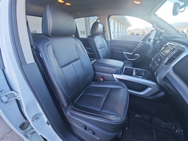 Used 2019 Nissan Titan PRO-4X w/ Pro-4x Convenience Package AWD/4WD image 17