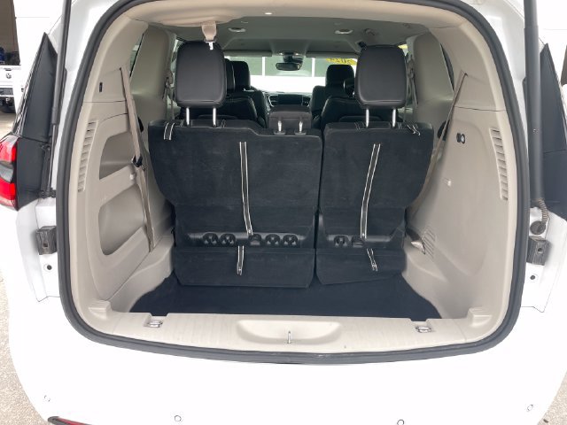 Used 2024 Chrysler Pacifica Touring-L FWD image 32