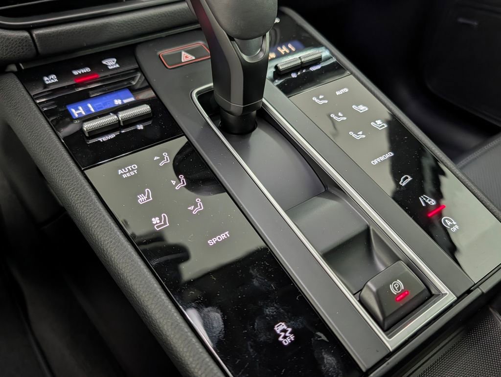 New 2026 Porsche Macan image 33