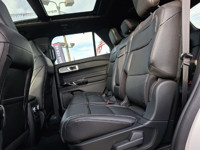 Used 2024 Ford Explorer ST w/ Equipment Group 401A RWD image 10
