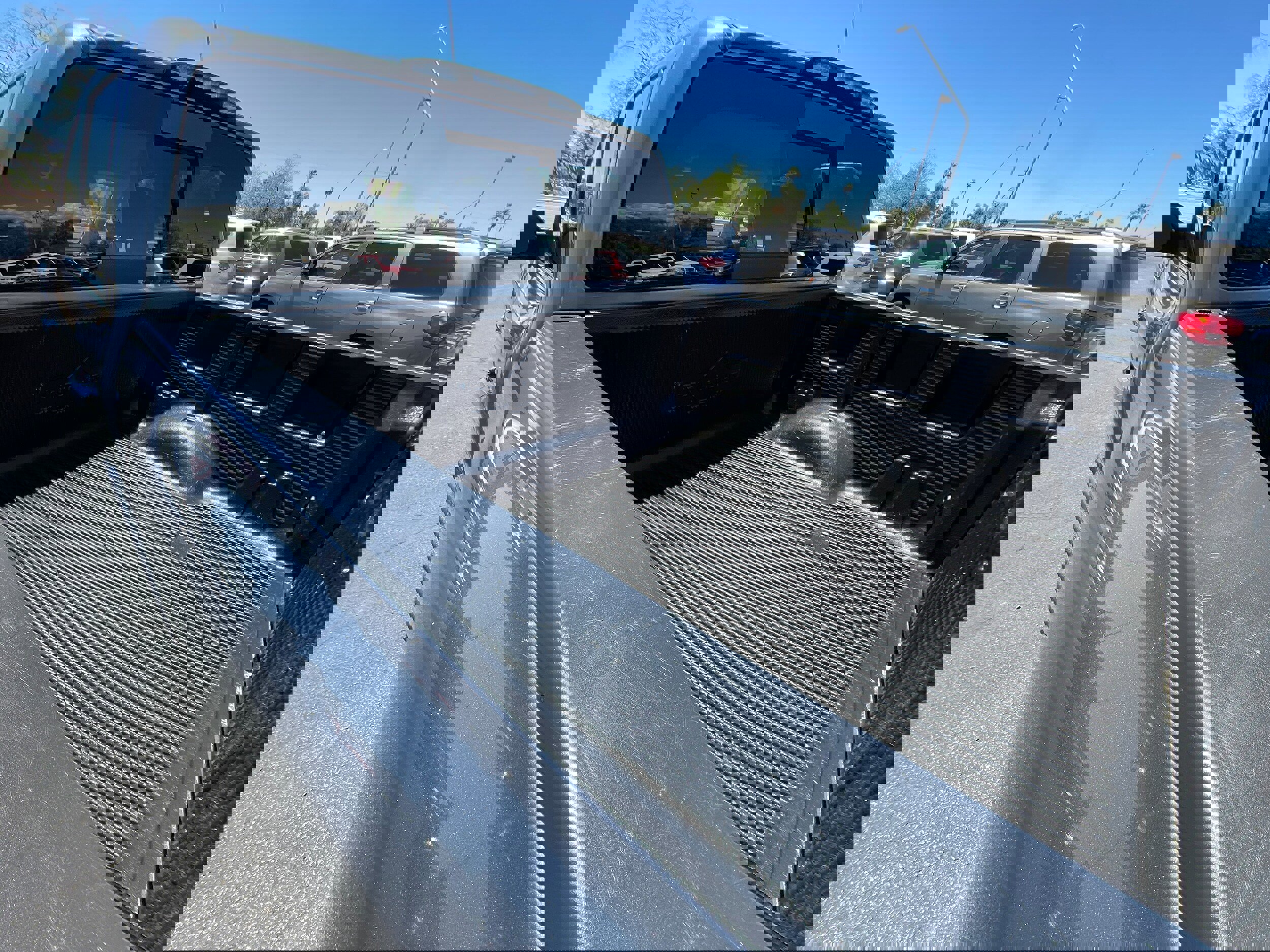 Used 2018 Nissan Titan SV image 13