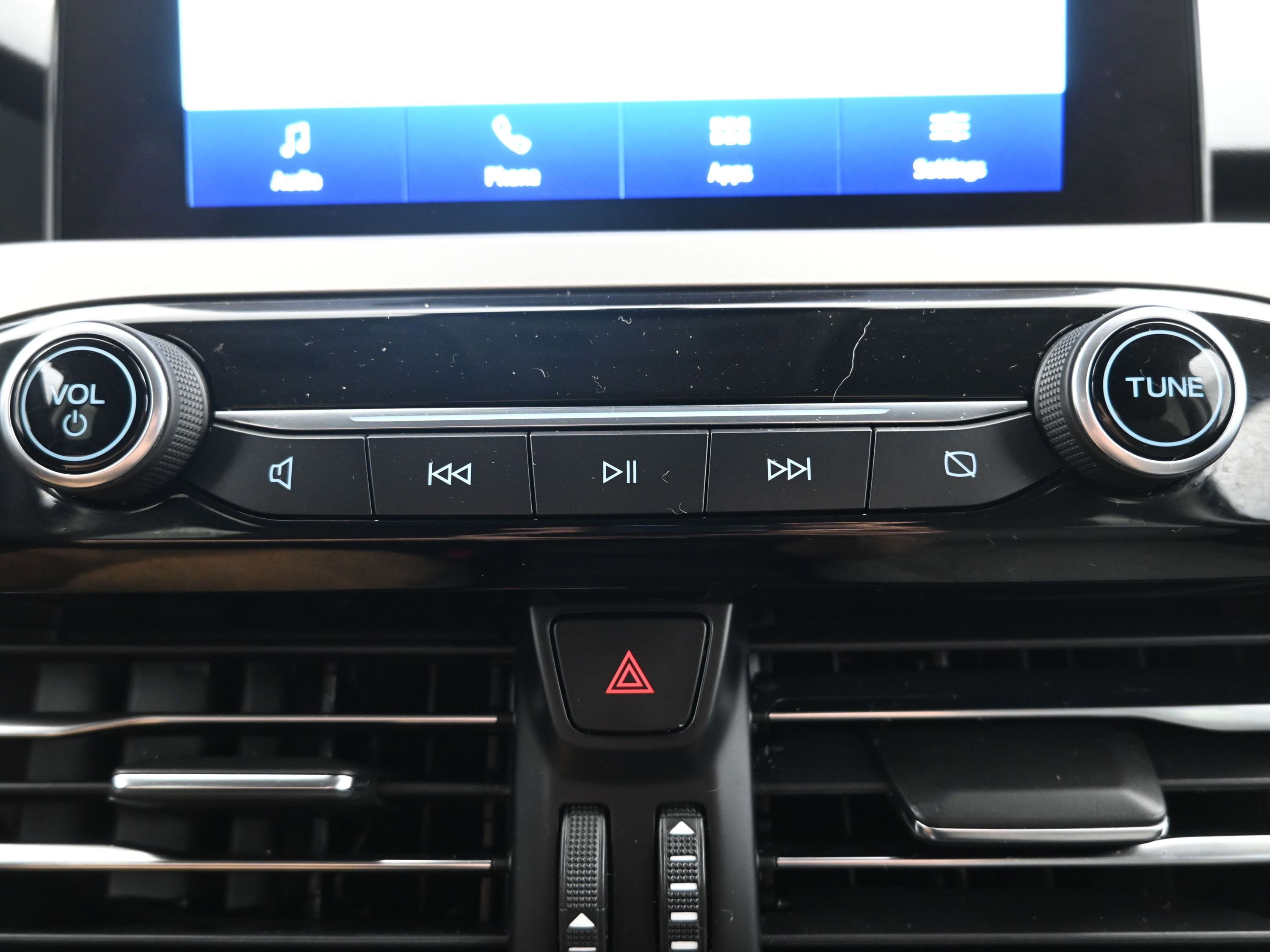 Used 2021 Ford Escape SE image 17