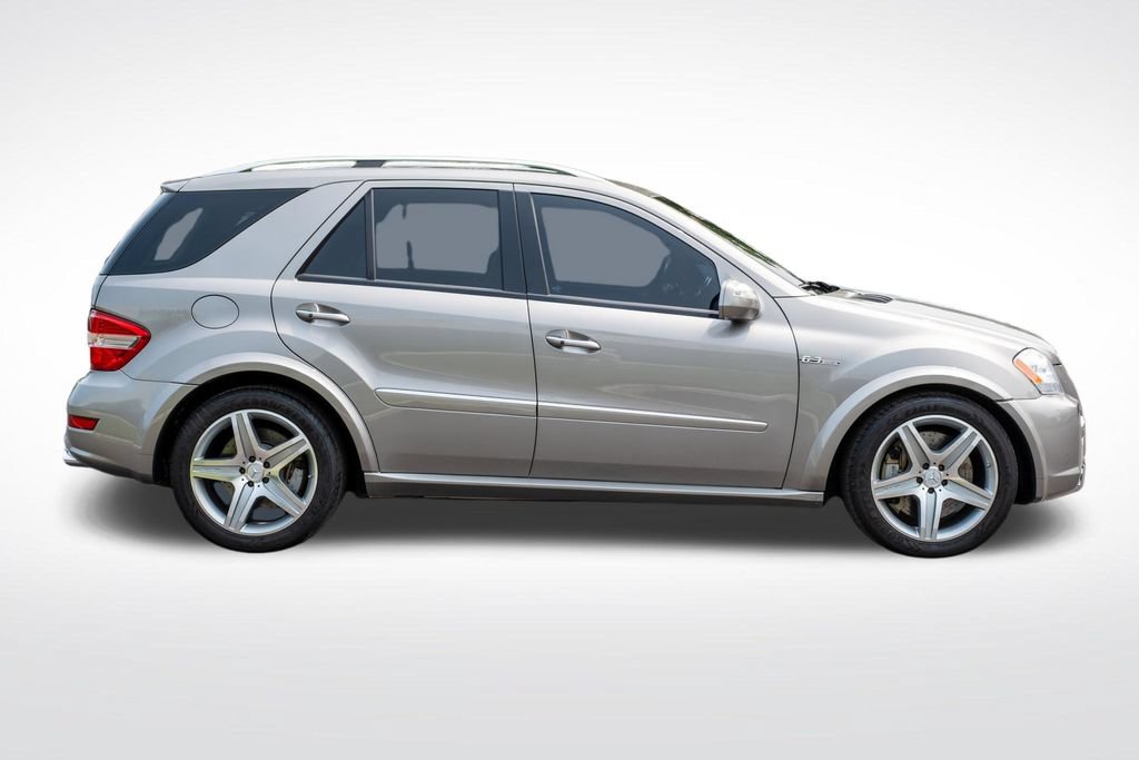Used 2009 Mercedes-Benz ML 63 AMG 4MATIC image 7
