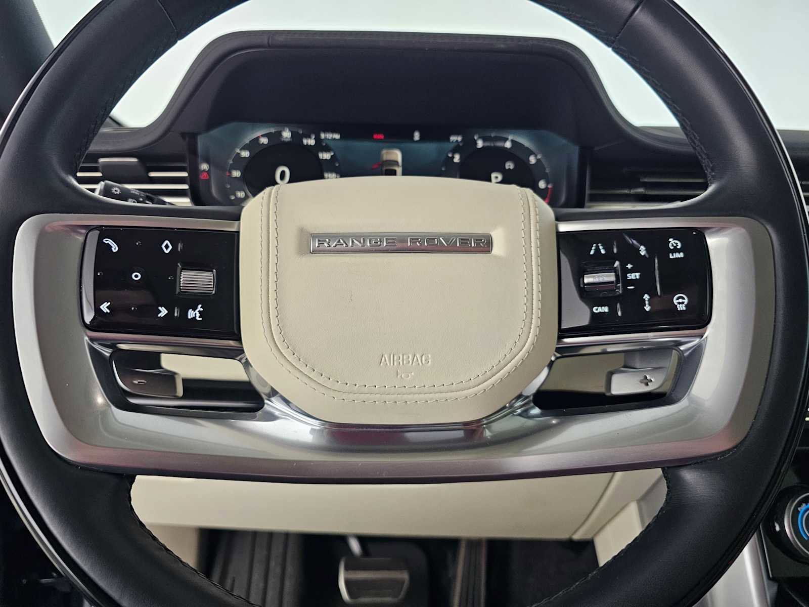 Used 2023 Land Rover Range Rover Long Wheelbase SE AWD/4WD image 24