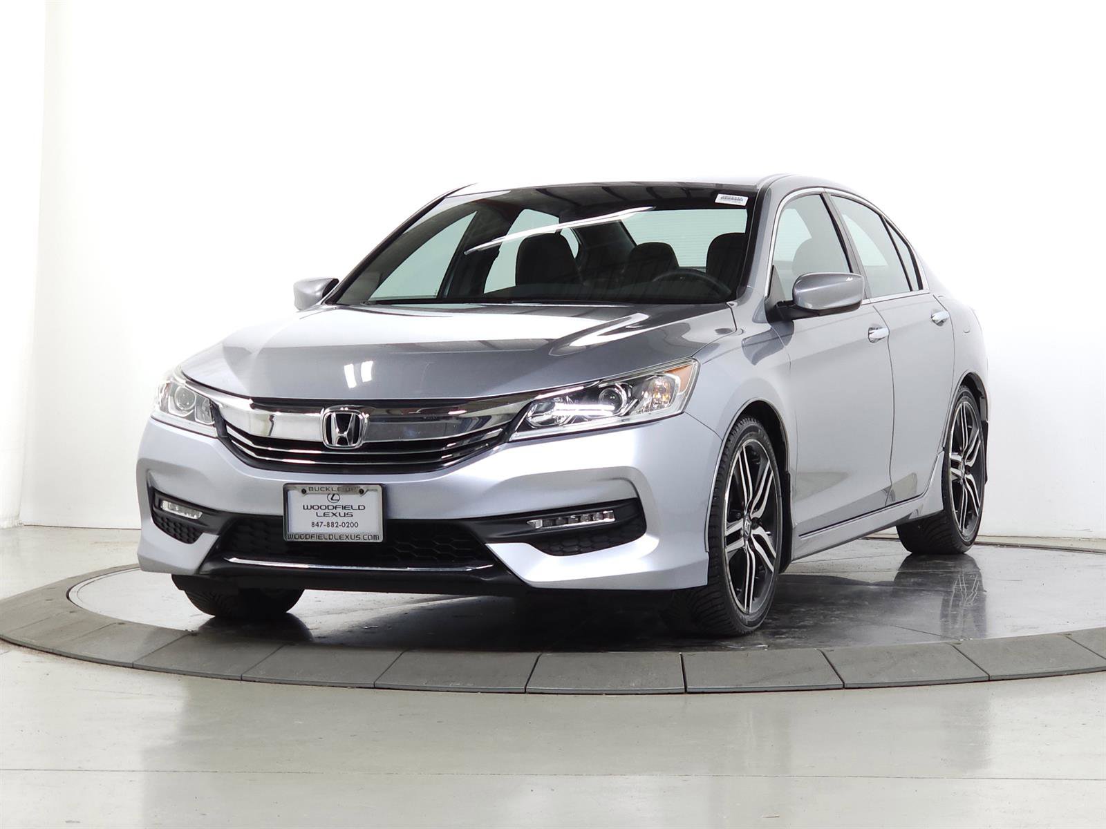 Used 2017 Honda Accord Sport Special Edition image 3