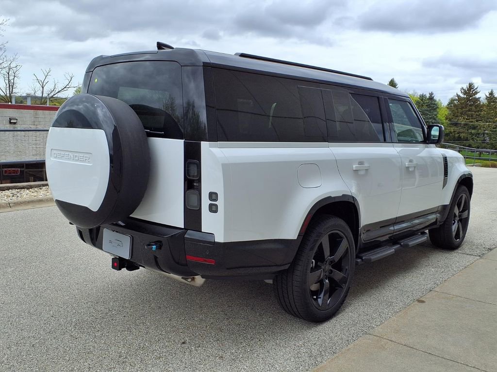 New 2026 Land Rover Defender 130 X-Dynamic SE AWD/4WD image 5
