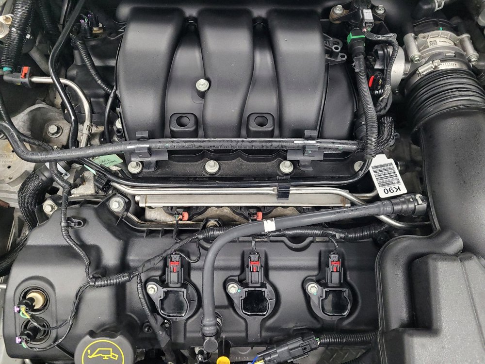 Used 2014 Ford Taurus SEL image 30